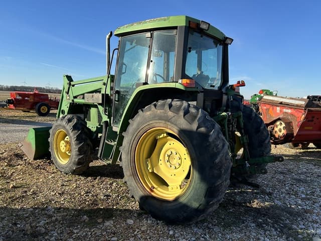 Image of John Deere 6400 equipment image 4