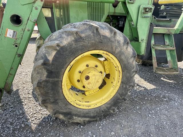 Image of John Deere 6400 equipment image 4