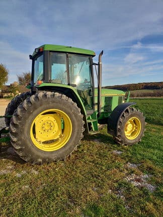 Image of John Deere 6400 equipment image 2