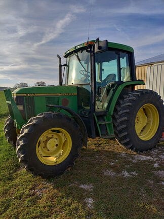 1995 John Deere 6400 Equipment Image0