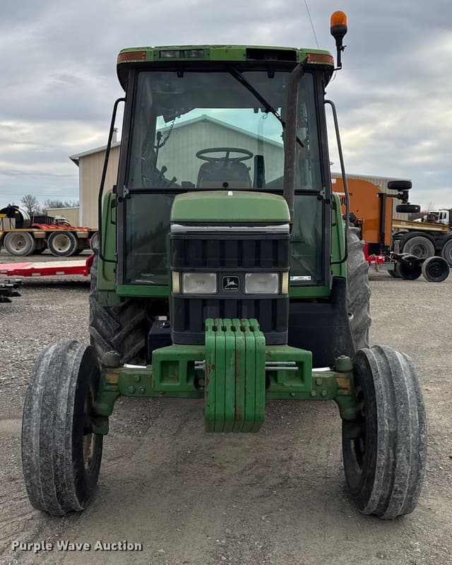 Image of John Deere 6400 equipment image 1
