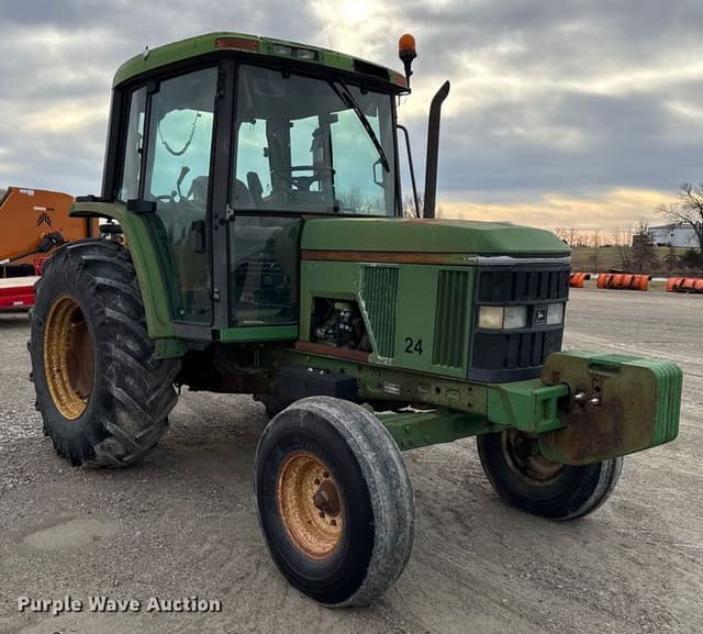 Image of John Deere 6400 equipment image 2