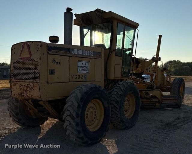 Image of John Deere 670B equipment image 4