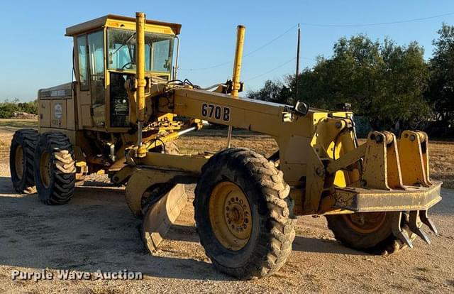 Image of John Deere 670B equipment image 2