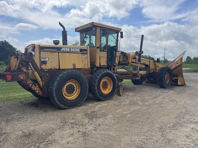 Image of John Deere 672B equipment image 4