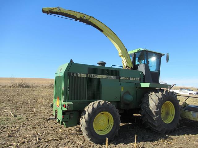 Image of John Deere 6810 equipment image 2