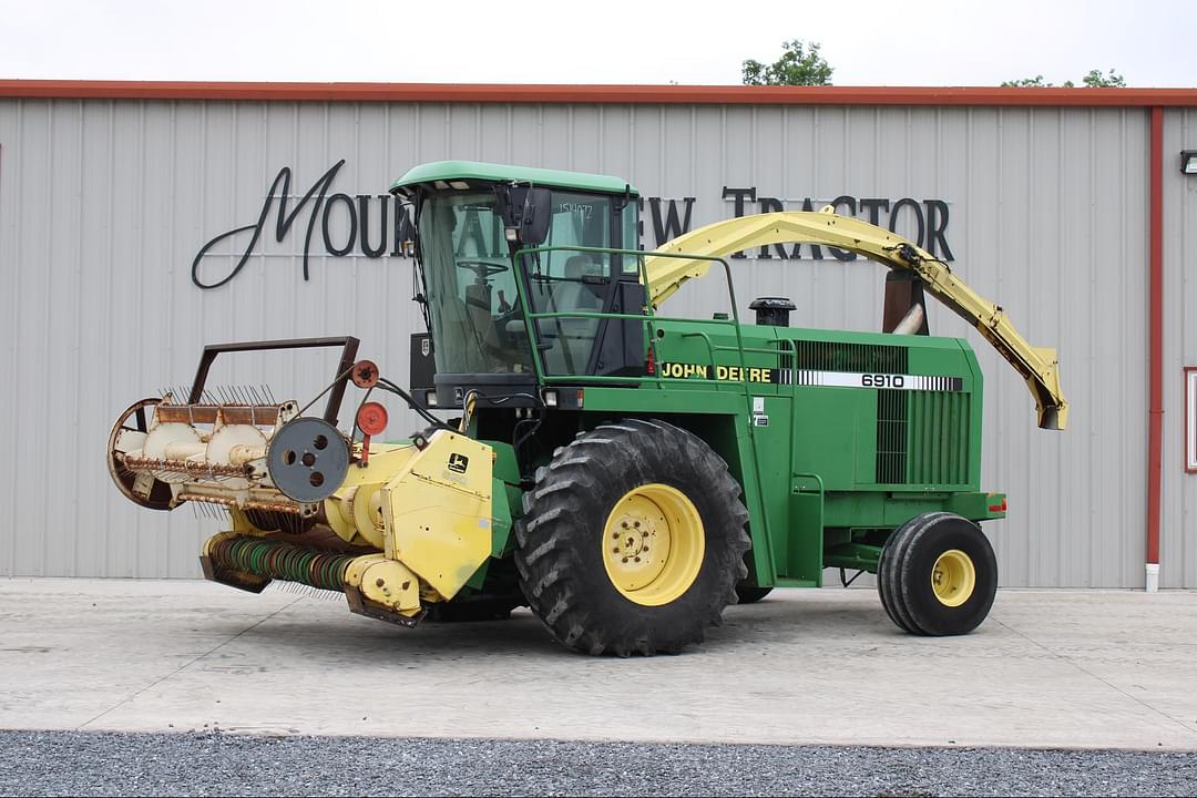 Image of John Deere 6910 Primary image