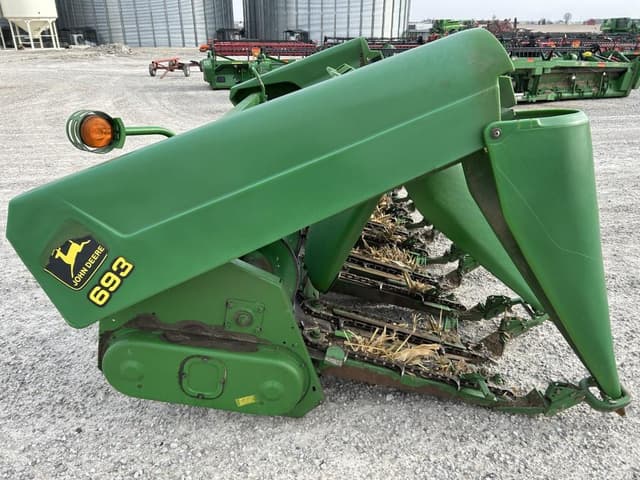 Image of John Deere 693 equipment image 3