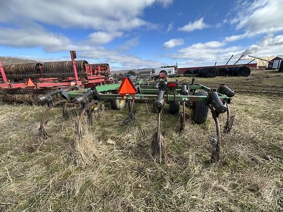 Image of John Deere 714 equipment image 1