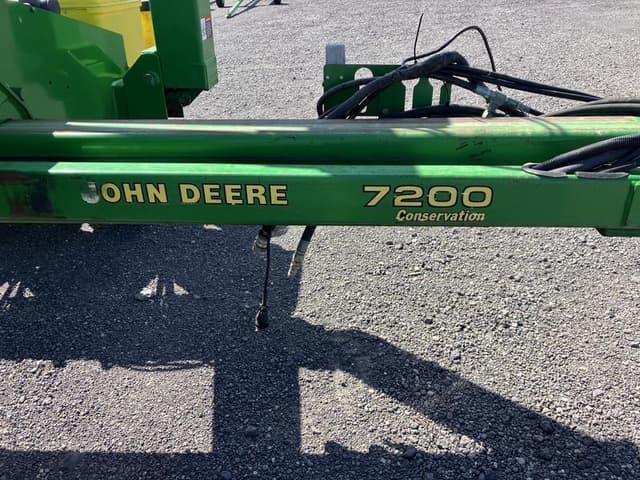 Image of John Deere 7200 equipment image 3