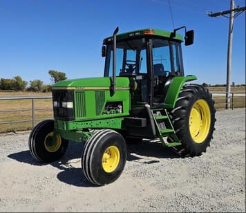Main image John Deere 7200