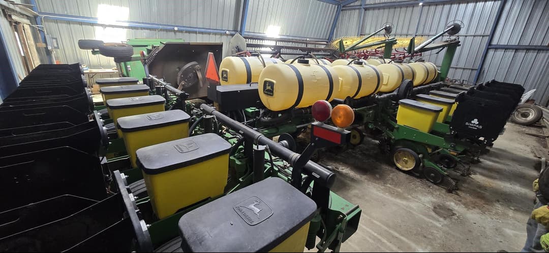 Image of John Deere 7200 Primary image