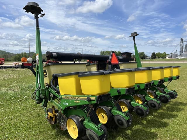 Image of John Deere 7200 equipment image 3