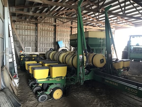 Main image John Deere 7200