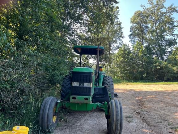 Image of John Deere 7200 equipment image 1