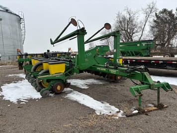 Main image John Deere 7200