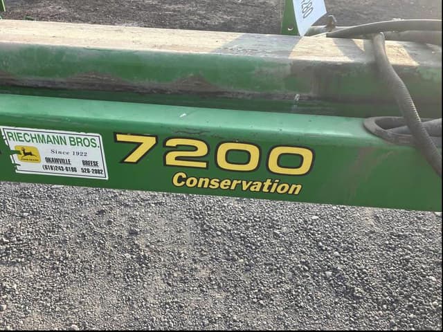 Image of John Deere 7200 equipment image 2