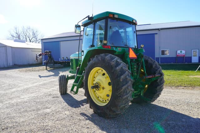 Image of John Deere 7200 equipment image 4