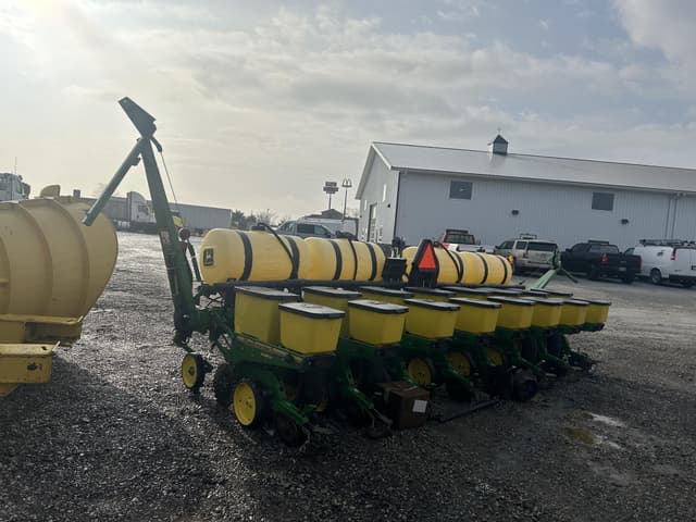 Image of John Deere 7200 equipment image 3