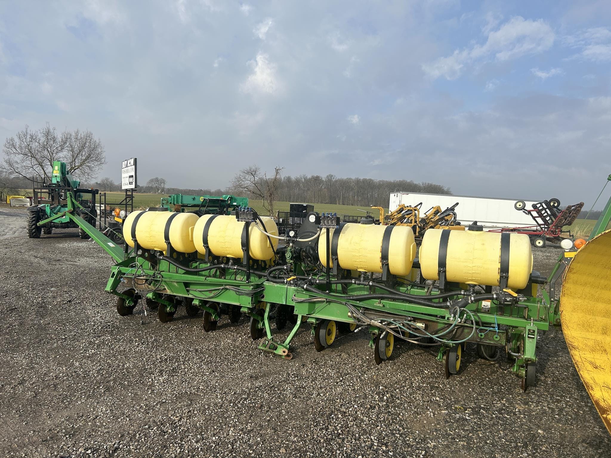 1995 John Deere 7200 Equipment Image0