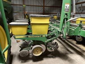 1995 John Deere 7200 Image