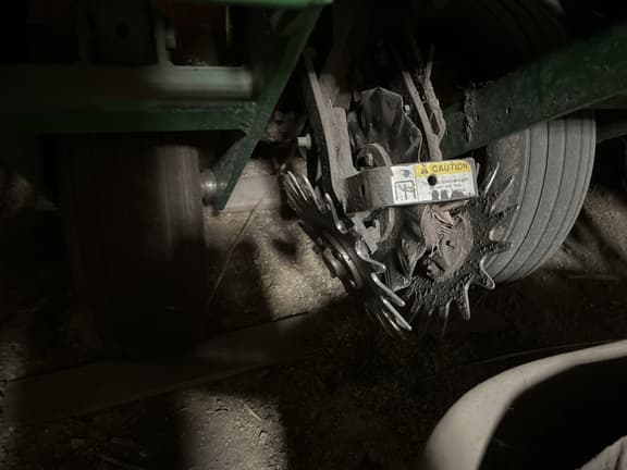 Image of John Deere 7200 equipment image 2