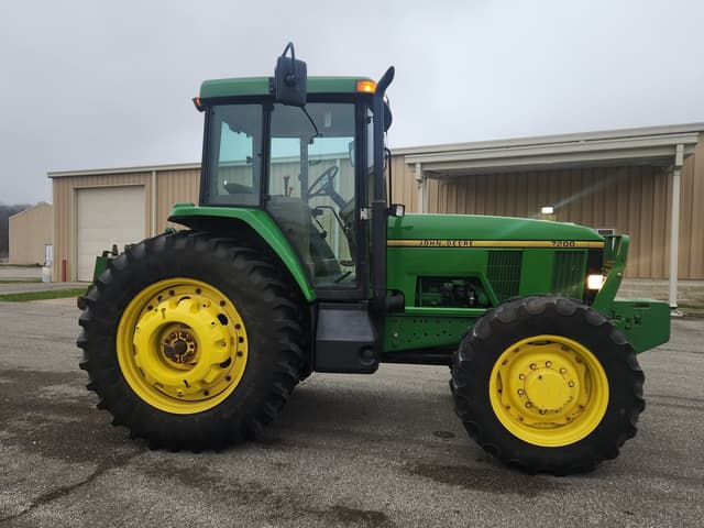 Image of John Deere 7200 equipment image 3