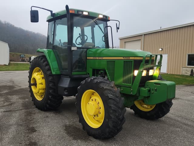 Image of John Deere 7200 equipment image 2