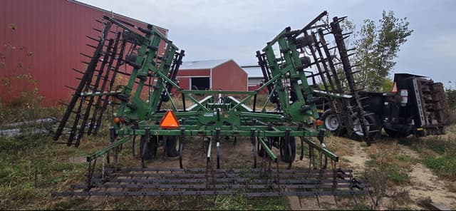 Image of John Deere 726 equipment image 4