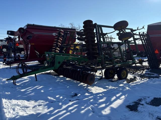 Image of John Deere 726 equipment image 1