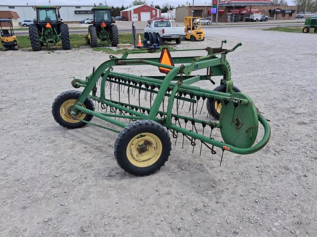 Image of John Deere 74 equipment image 4