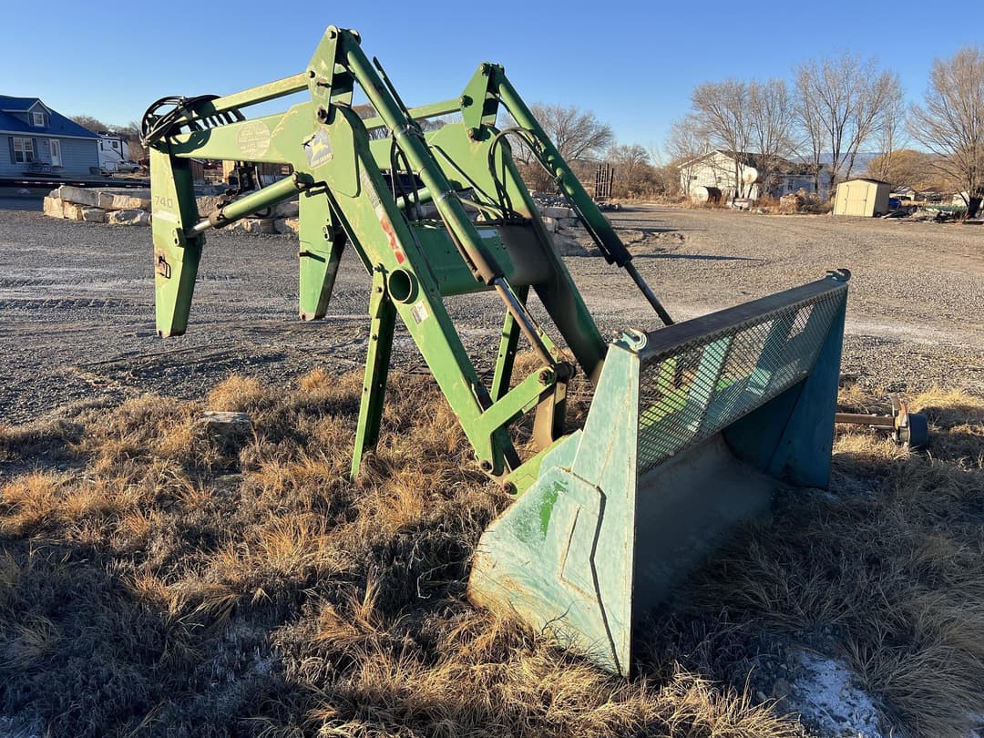 Image of John Deere 740 Primary image
