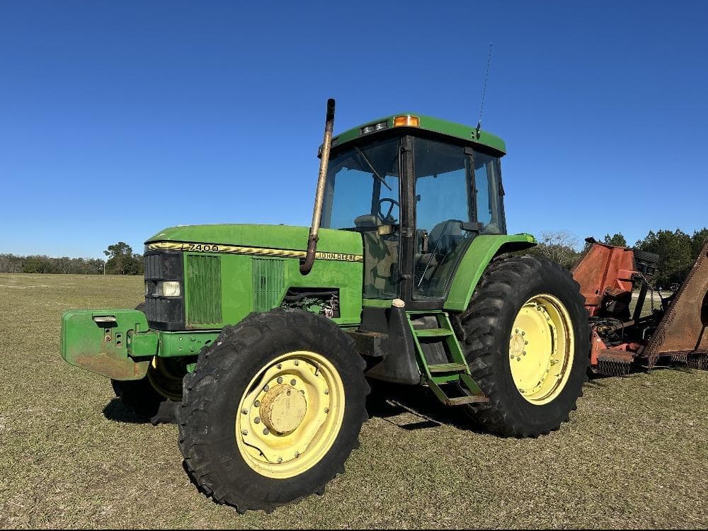 Image of John Deere 7400 Image 0