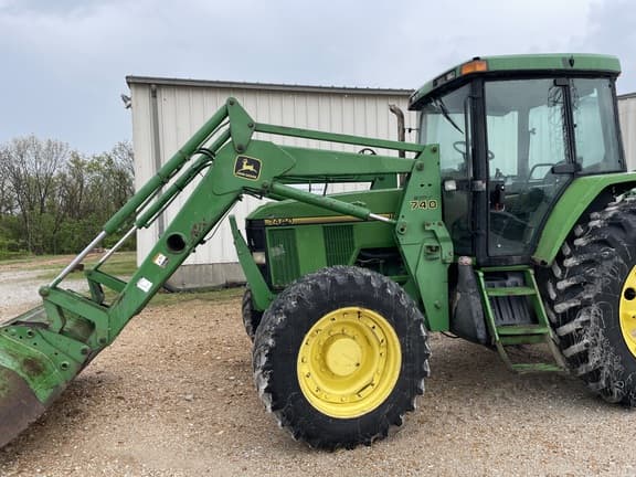 Image of John Deere 7400 equipment image 2