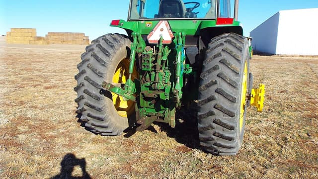 Image of John Deere 7400 equipment image 2