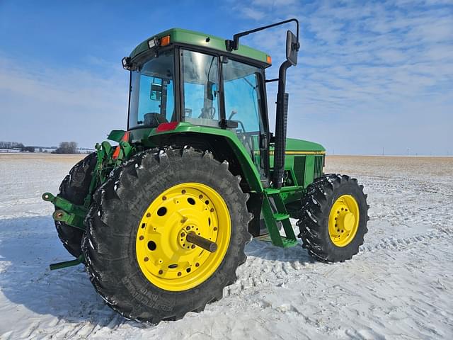 Image of John Deere 7400 equipment image 3