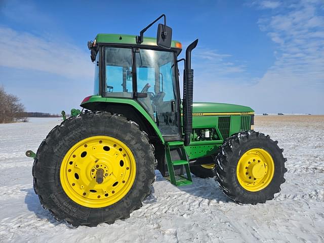 Image of John Deere 7400 equipment image 2