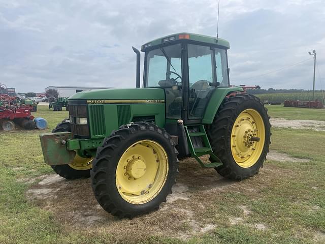 Image of John Deere 7400 equipment image 4