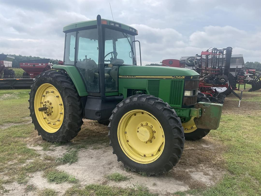 Image of John Deere 7400 Primary image