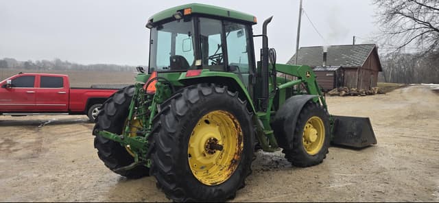 Image of John Deere 7400 equipment image 4