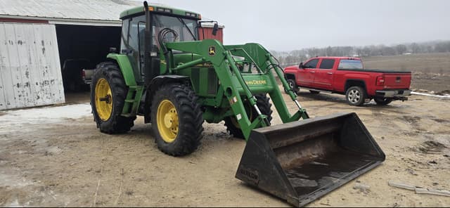 Image of John Deere 7400 equipment image 2