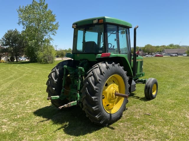Image of John Deere 7400 equipment image 4