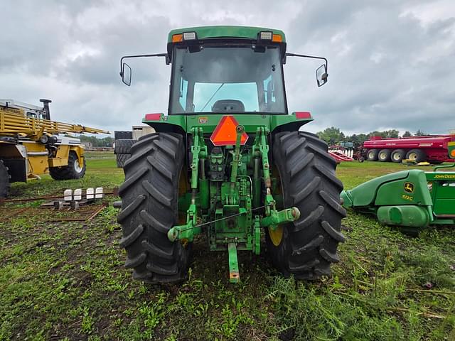 Image of John Deere 7400 equipment image 4