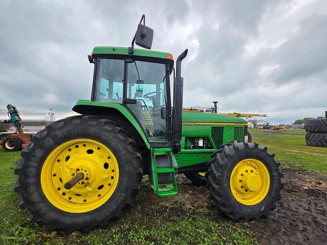 Image of John Deere 7400 equipment image 2
