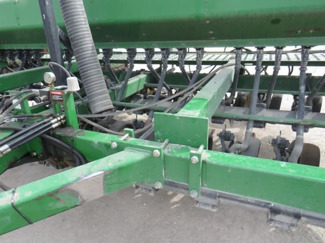 Image of John Deere 750 equipment image 2