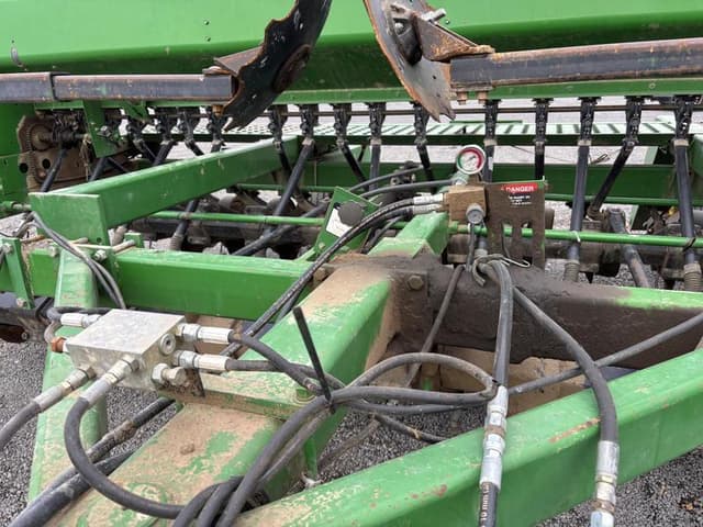 Image of John Deere 750 equipment image 3