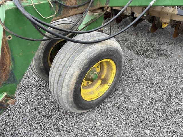 Image of John Deere 750 equipment image 2