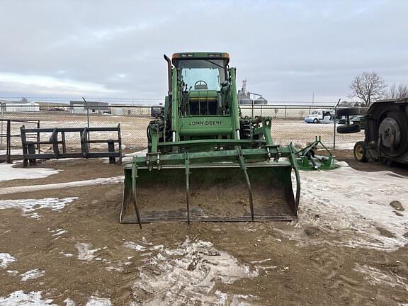 Image of John Deere 7600 equipment image 1