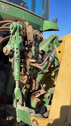 Image of John Deere 7600 equipment image 4