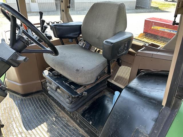 Image of John Deere 7600 equipment image 4